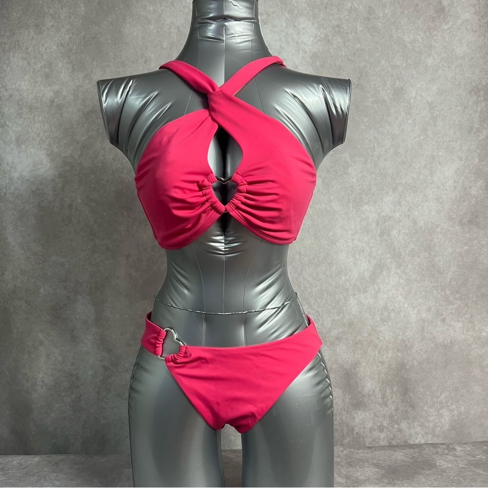VENUS Vibrant Pink Bikini Top